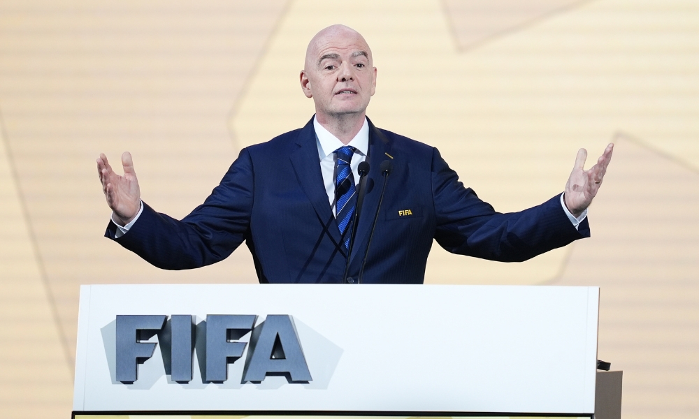 与前队友互 与前队友互